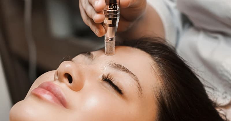 Prepping Your Skin for Winter: The Importance of Hydrating Facials