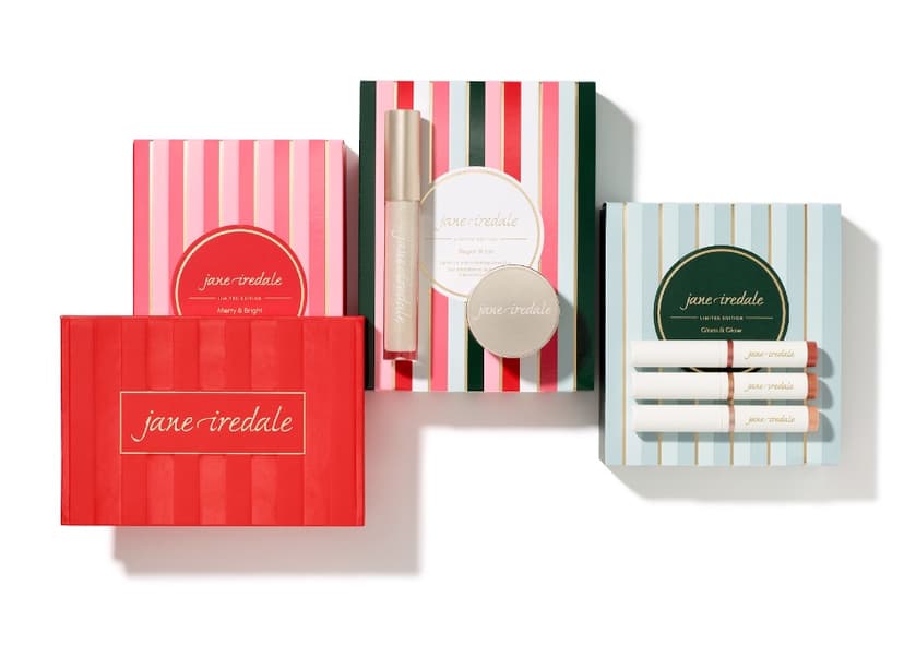 boxes with beauty products from spavia